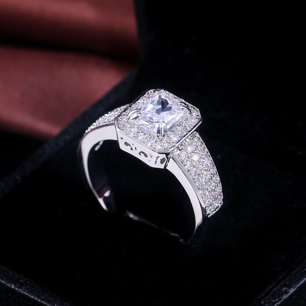 Elegant 925 Silver White Sapphire Ring New - Picture 3 of 5
